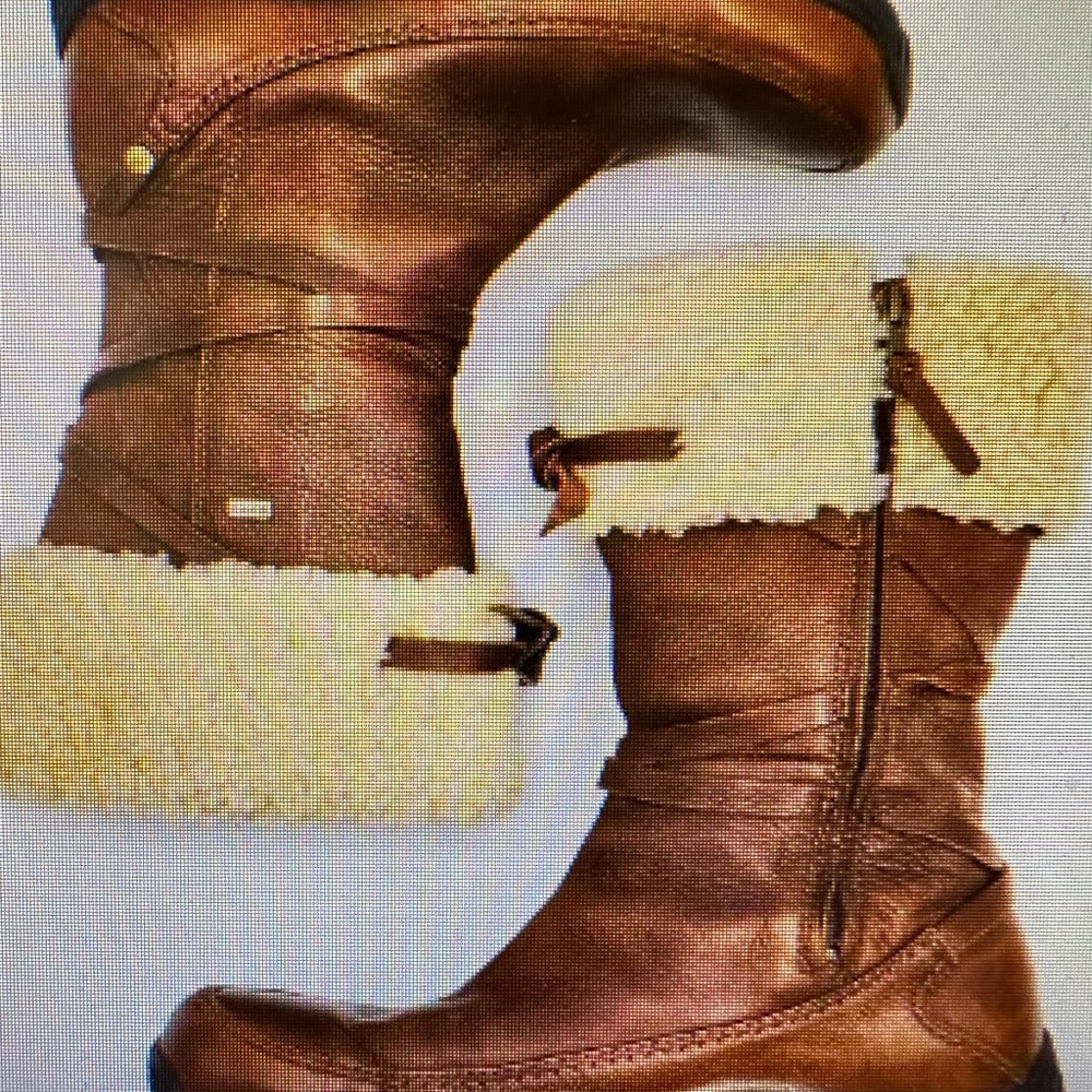 UGG LEATHER BOOTS VERY RARE STYLE